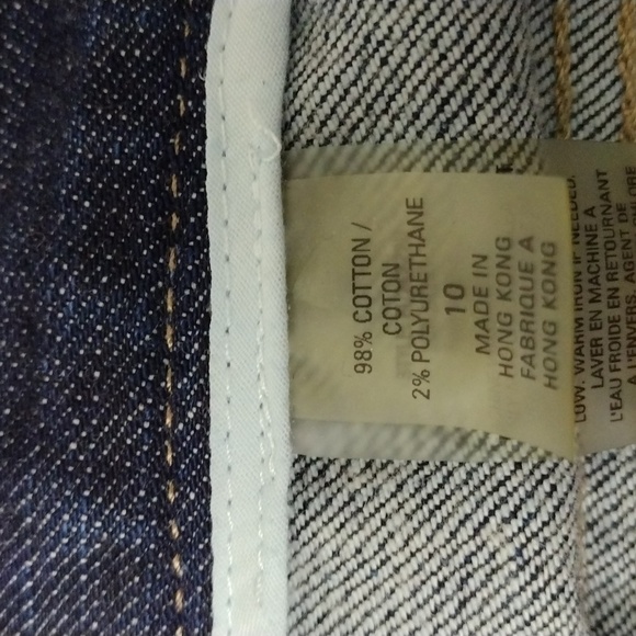 ELIE Tahari Blue Dark Wash Light Distressed  Mid Rise Flare Leg Denim Jeans - Picture 7 of 15